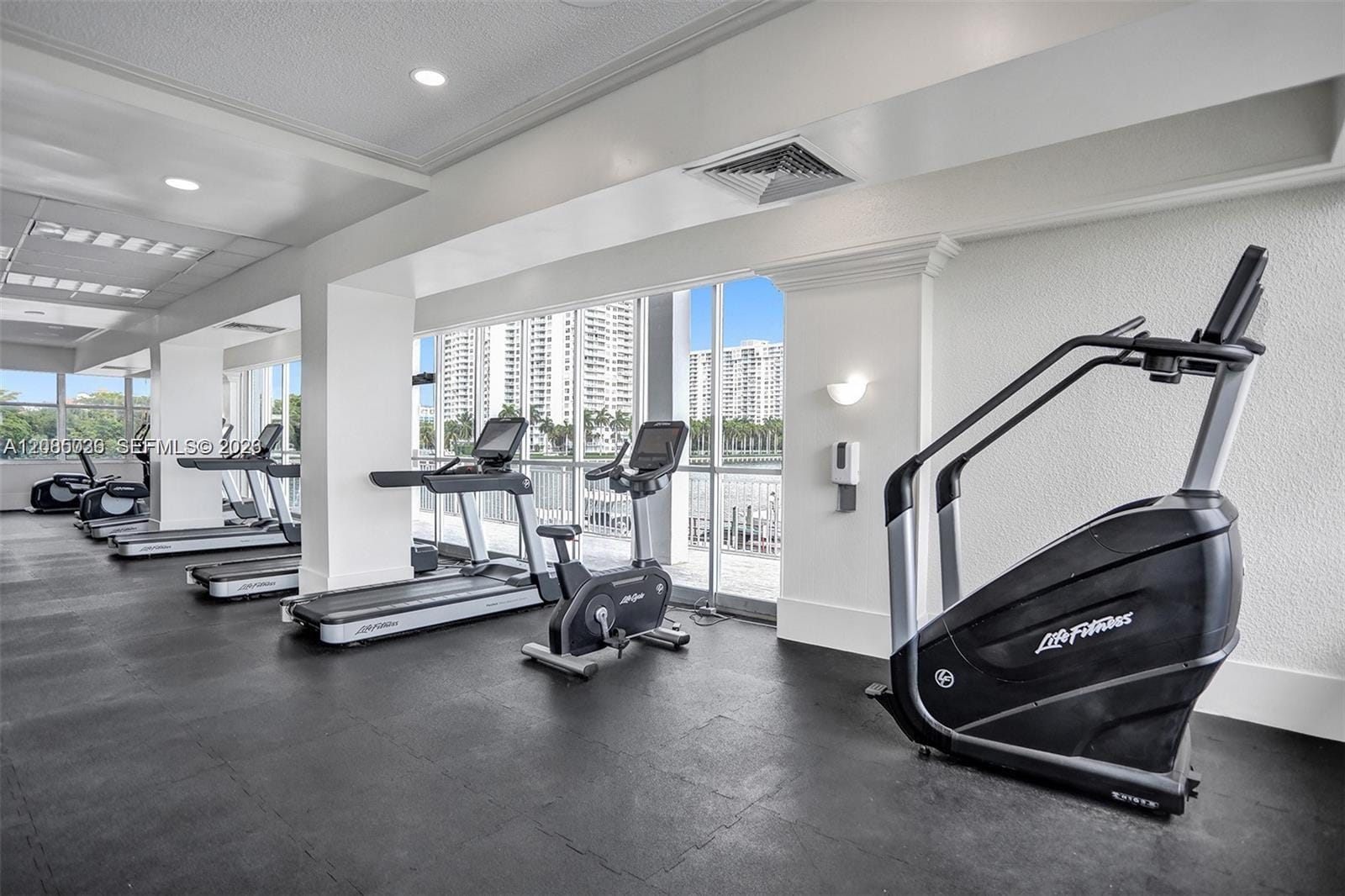 18041 Biscayne Boulevard 803, Aventura, FL 33160 photo 17