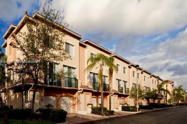 2009 SE 10th Avenue 303, Village East, Fort Lauderdale, FL