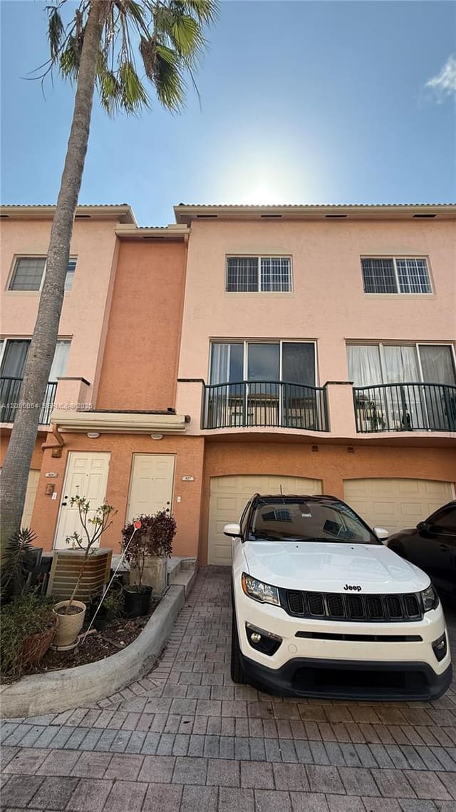 2107 SE 10th Avenue 827, Fort Lauderdale, FL 33316
