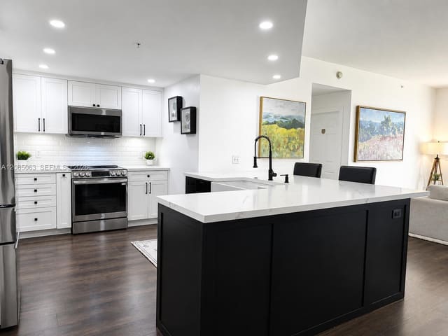 8390 SW 72nd Avenue 610, Miami, FL 33143