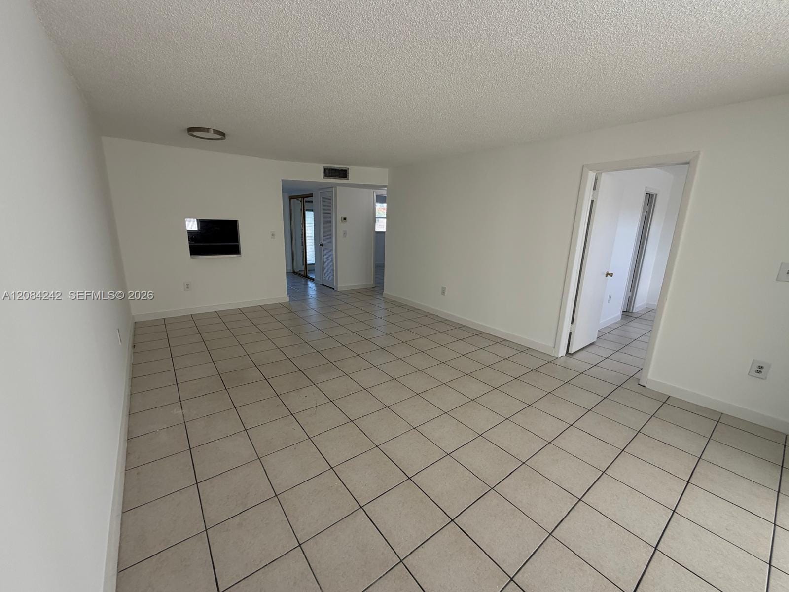 8600 Sunrise Lakes Boulevard 211, Sunrise, FL 33322