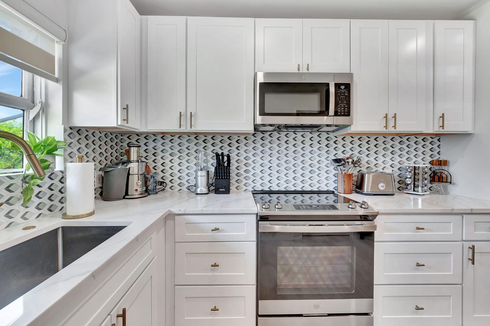 231 SE 3rd Avenue — photo 9