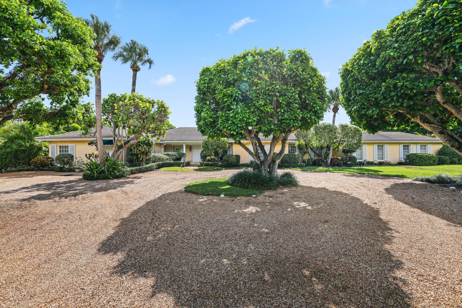 8 COUNTRY Road W, Village of Golf, FL 33436 photo 2