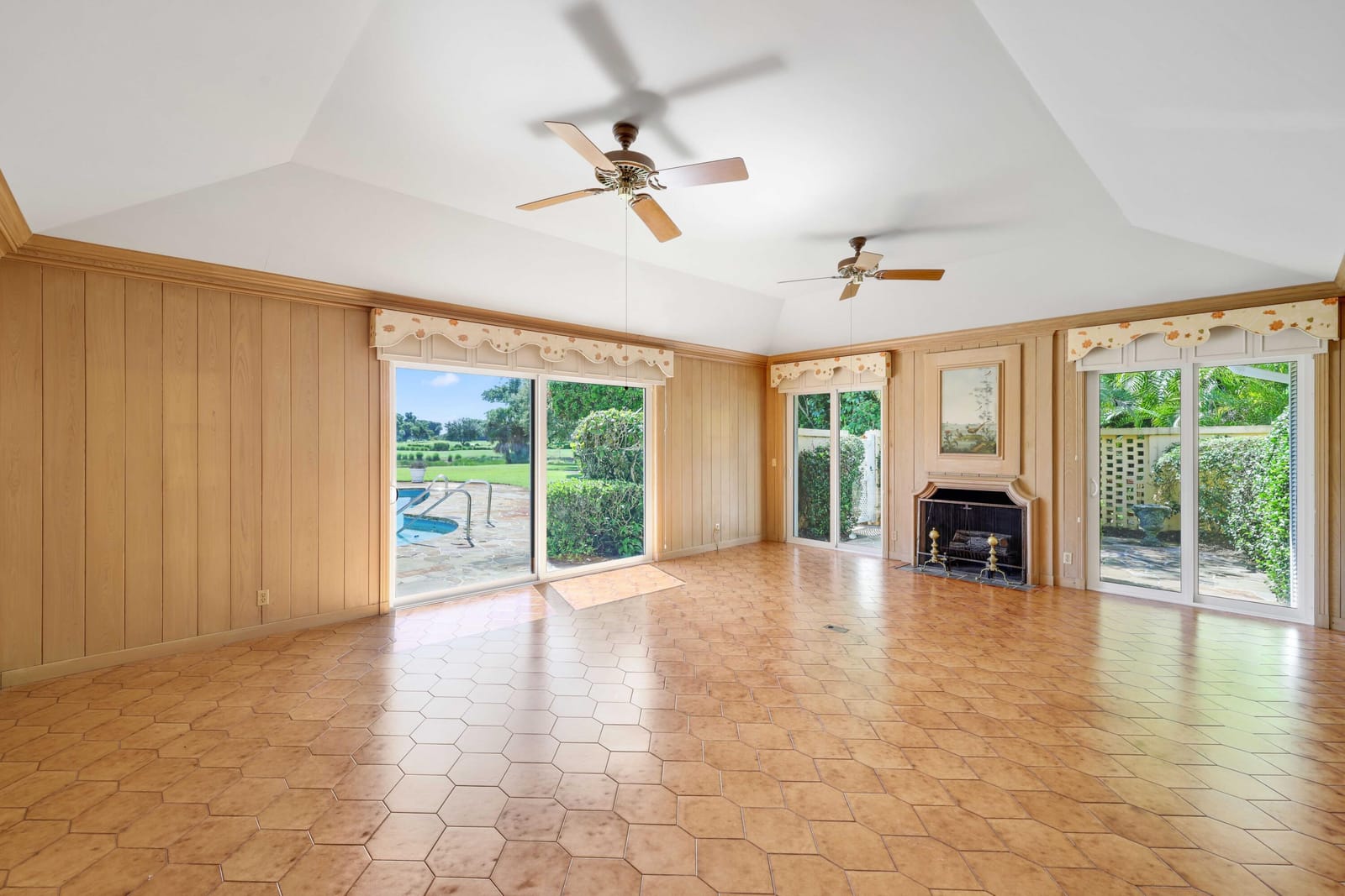 8 COUNTRY Road W, Village of Golf, FL 33436 photo 14