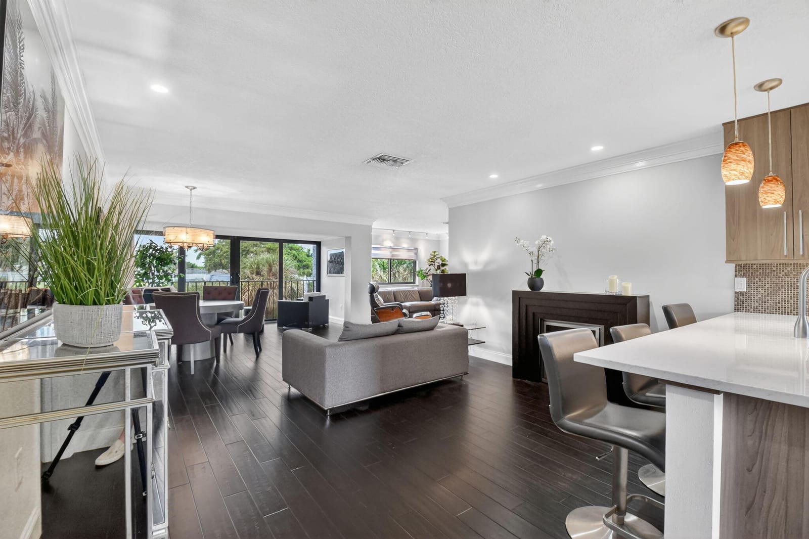 4290 DESTE Court 303 — photo 5