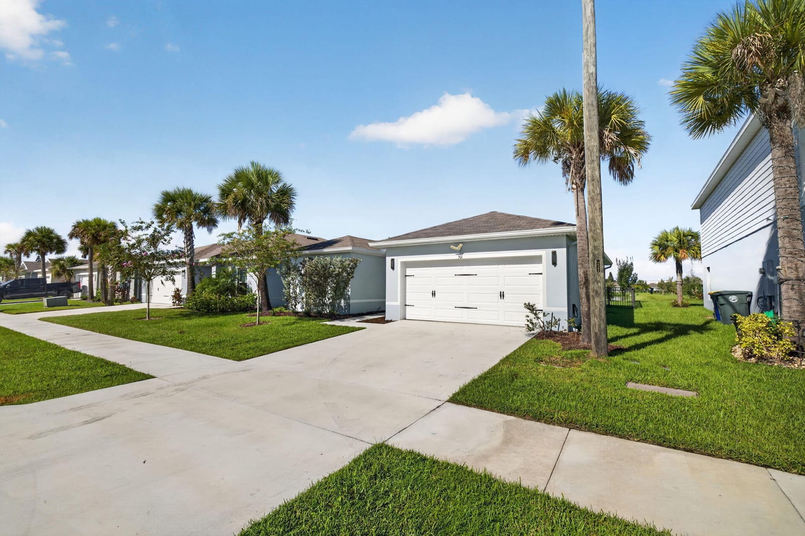 501 CHERIMOYA Street — photo 3
