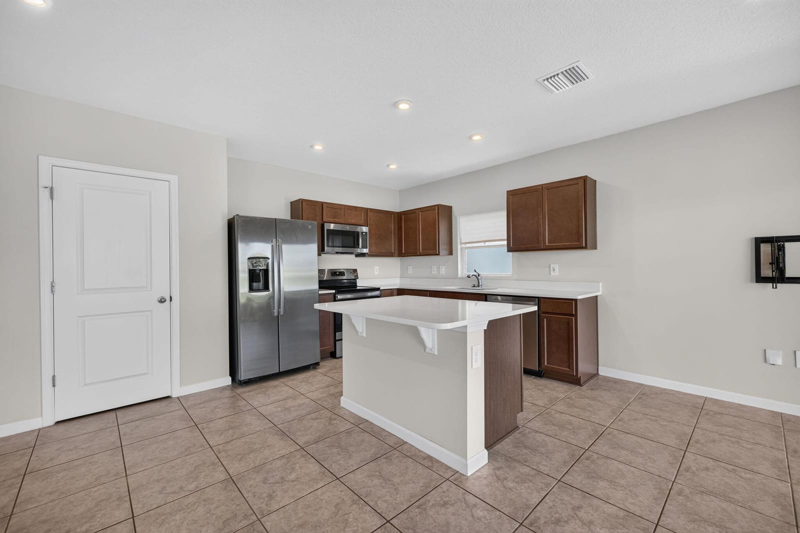 501 CHERIMOYA Street — photo 10