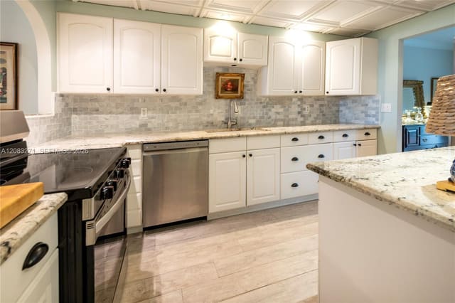 2835 NE 60th Street, Fort Lauderdale, FL 33308