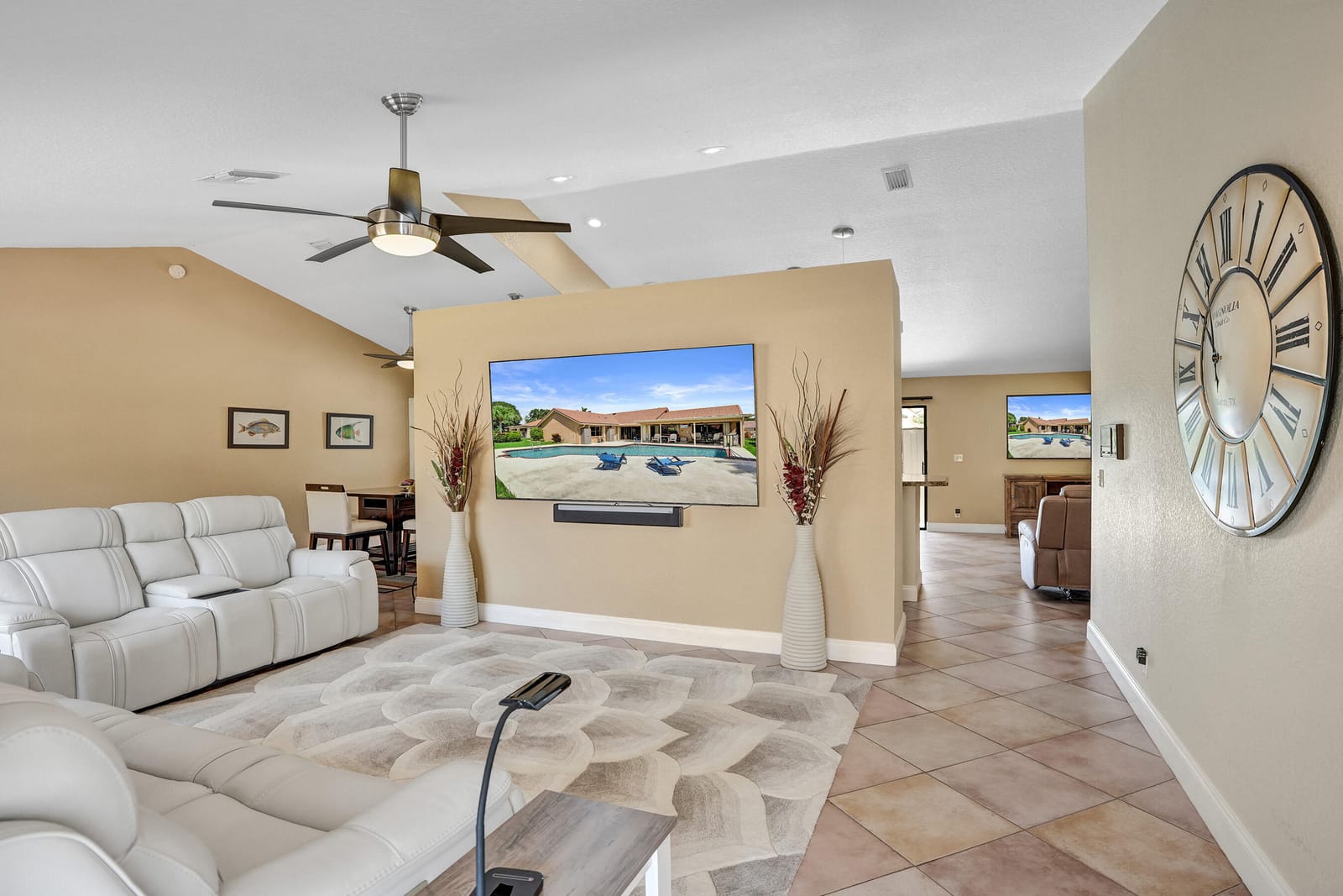 9255 Sun Pointe Drive — photo 2