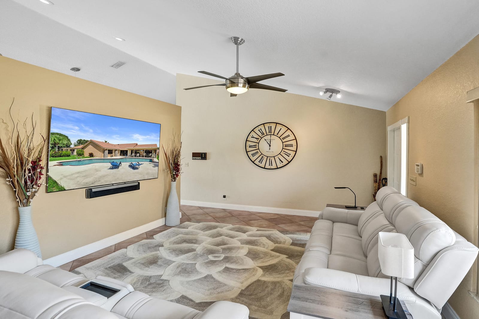 9255 Sun Pointe Drive — photo 4