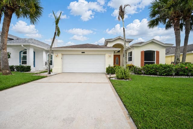 540 NW Lambrusco Drive, Port St. Lucie, FL 34986