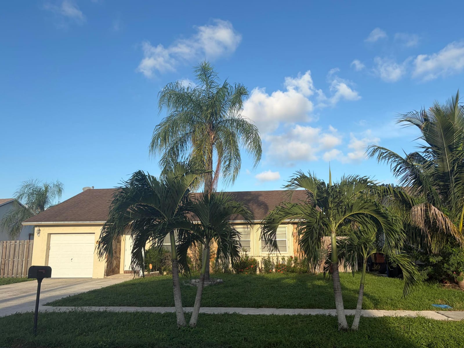 1905 SW 86TH Avenue — photo 1