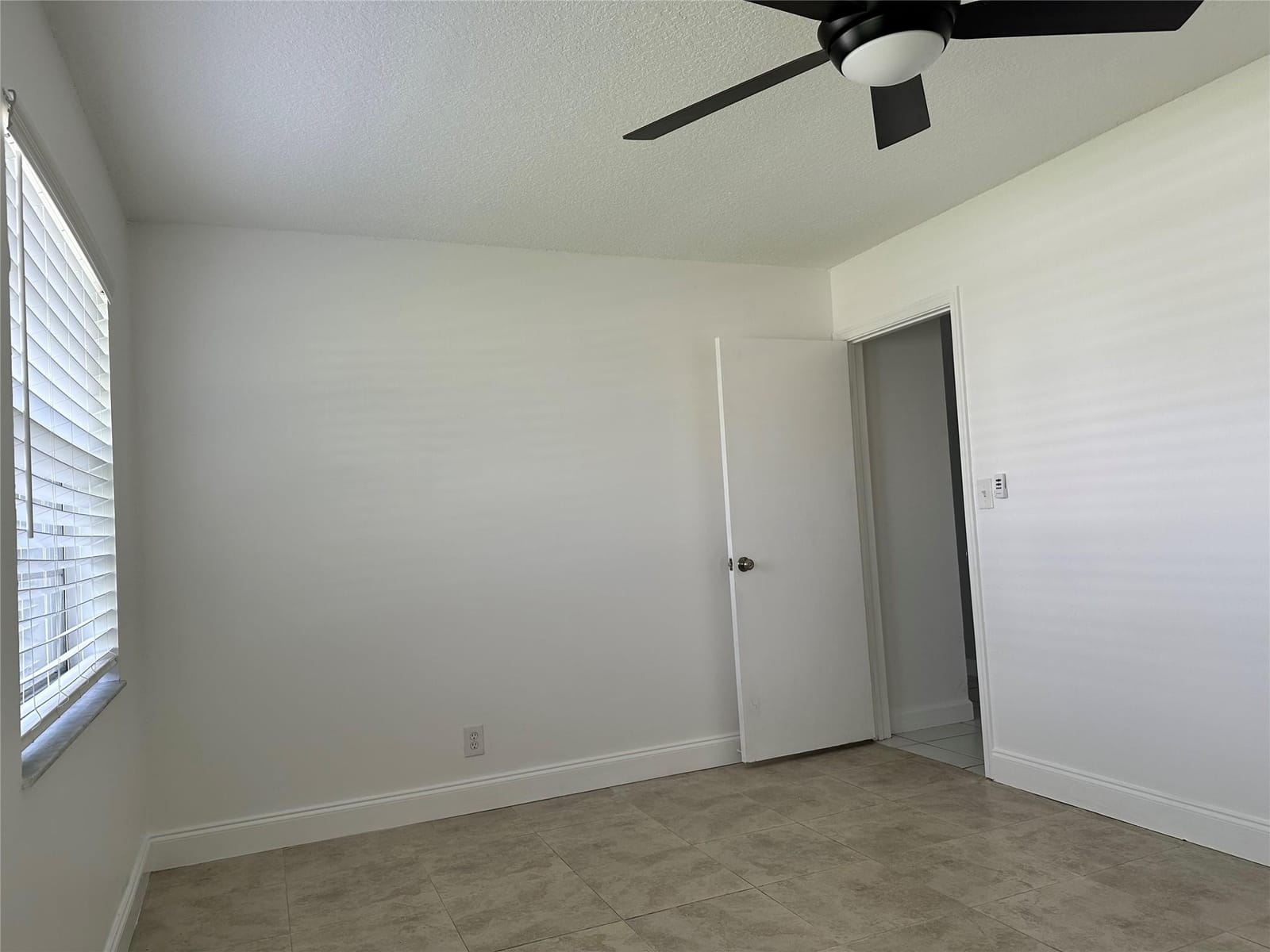 1905 SW 86TH Avenue — photo 12