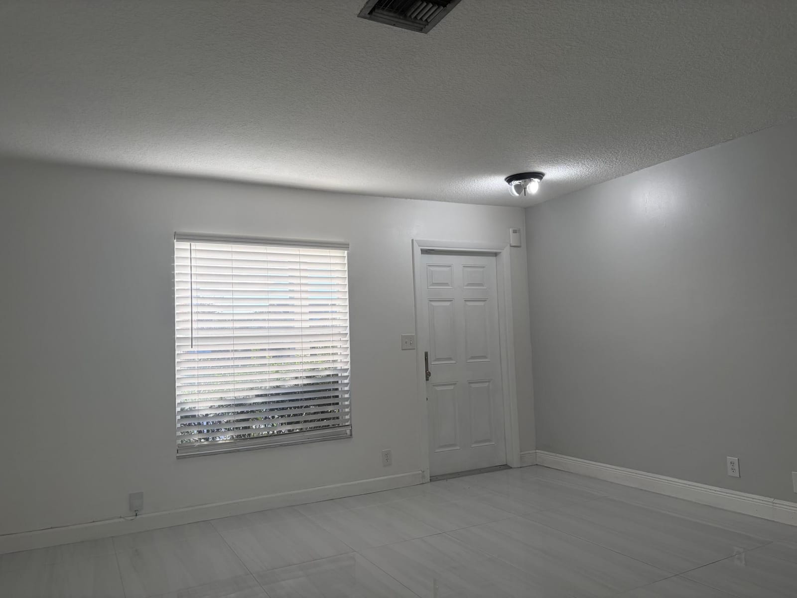 1905 SW 86TH Avenue — photo 3