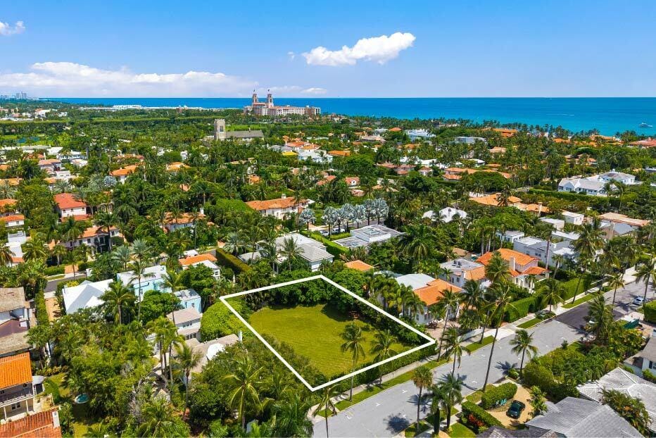 243 Seaspray Avenue, Palm Beach, FL 33480 photo 2