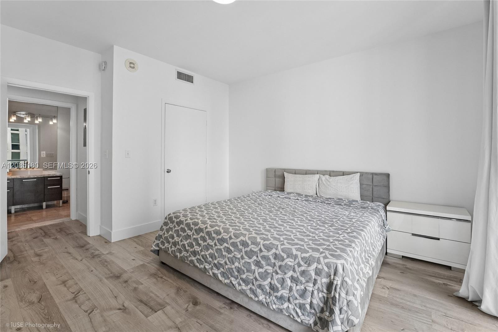 253 NE 2nd Street 2104, Miami, FL 33132 photo 12
