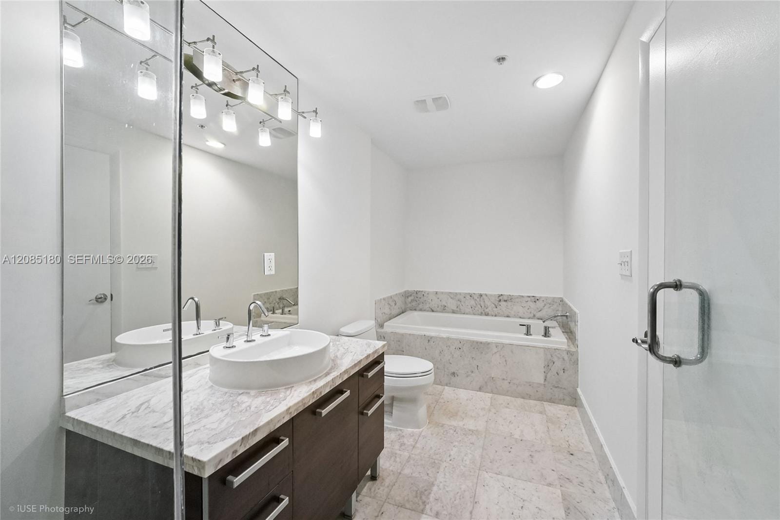 253 NE 2nd Street 2104, Miami, FL 33132 photo 15