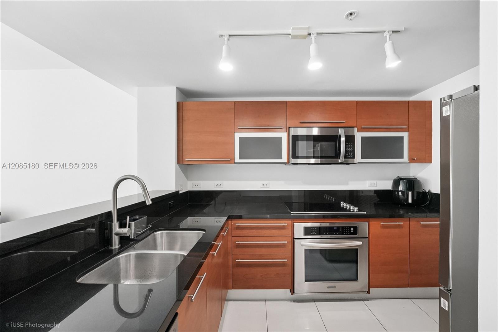 253 NE 2nd Street 2104, Miami, FL 33132 photo 8