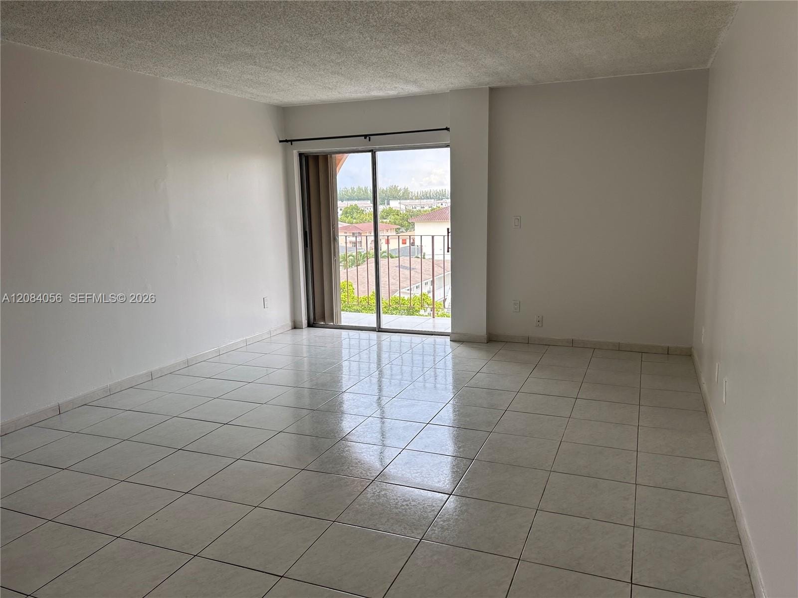 460 E 23rd Street 410, Hialeah, FL 33013 photo 2