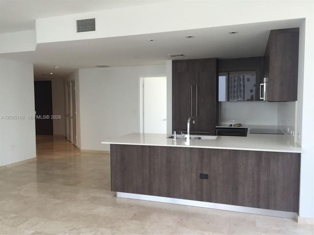 68 SE 6th Street 2202, Miami, FL 33131