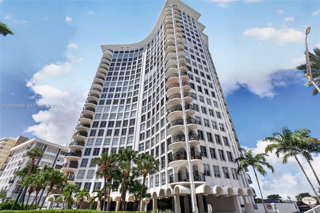 5660 W Collins Avenue 6D, Fifty Six-Sixty Collins A, Miami Beach, FL