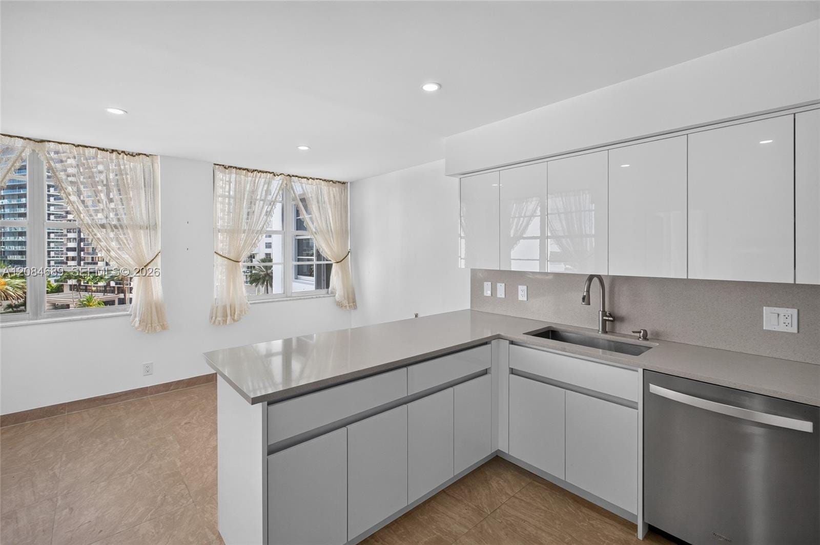 5660 W Collins Avenue 6D, Miami Beach, FL 33140 photo 17