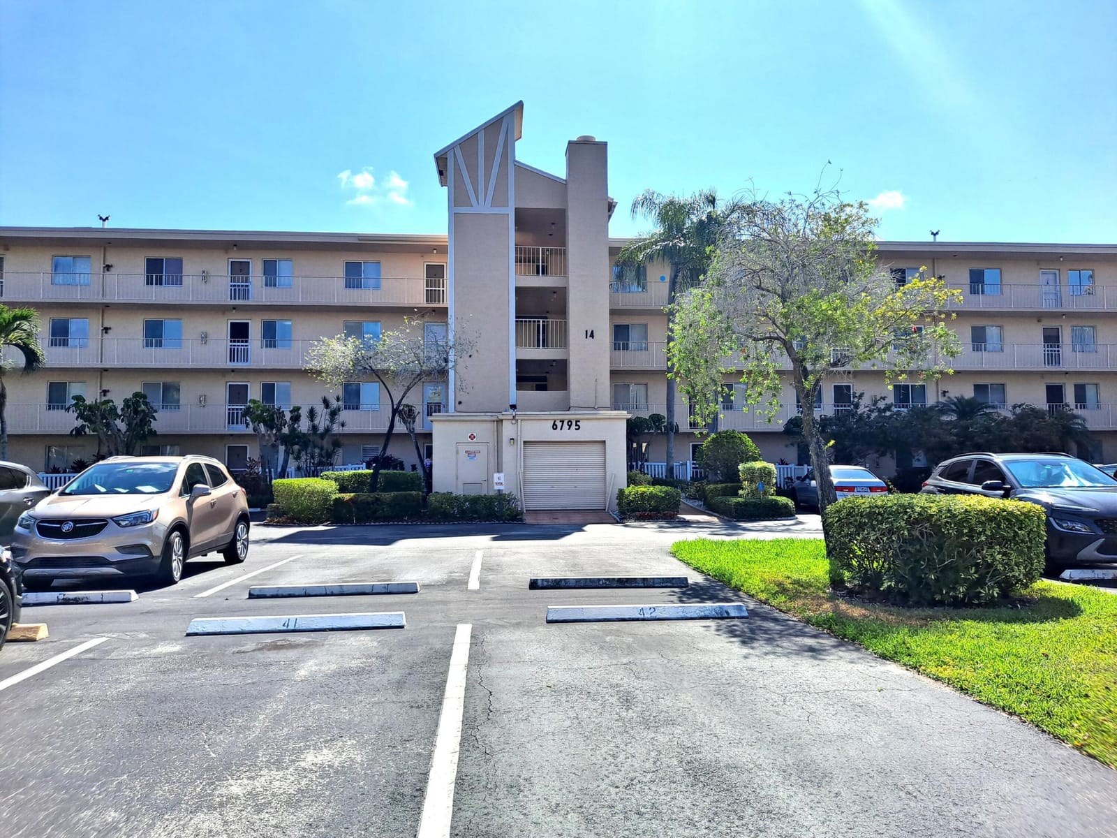 6795 Huntington 405 Lane 405, Delray Beach, FL 33446