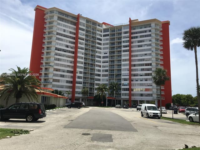 1351 NE Miami Gardens Drive 1414E, Miami, FL 33179