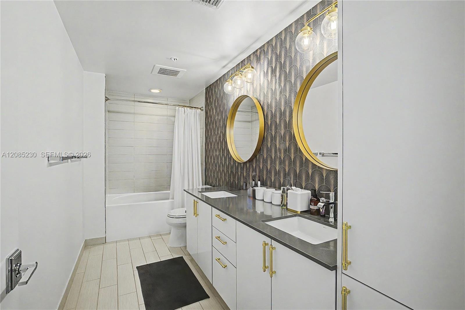 999 SW 1st Avenue 2407, Miami, FL 33130 photo 16