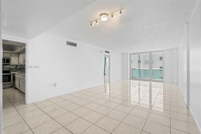 5001 Collins Avenue 5E, 0he Carriage Club South C, Miami Beach, FL
