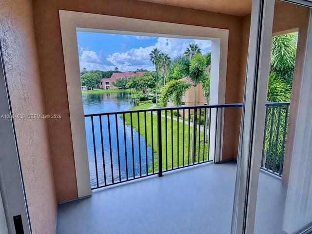 4836 N State Road 7 5308, Coconut Creek, FL 33073
