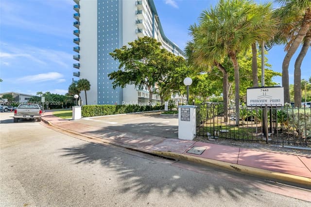 7441 Wayne 15I, Miami Beach, FL 33141