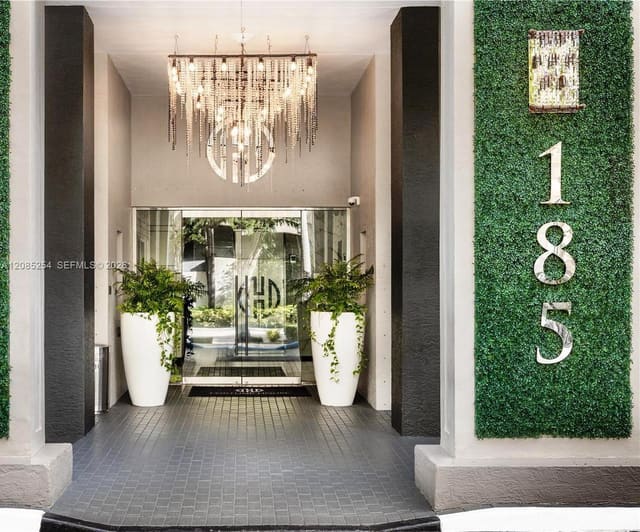 185 SE 14th Terrace 904, Miami, FL 33131