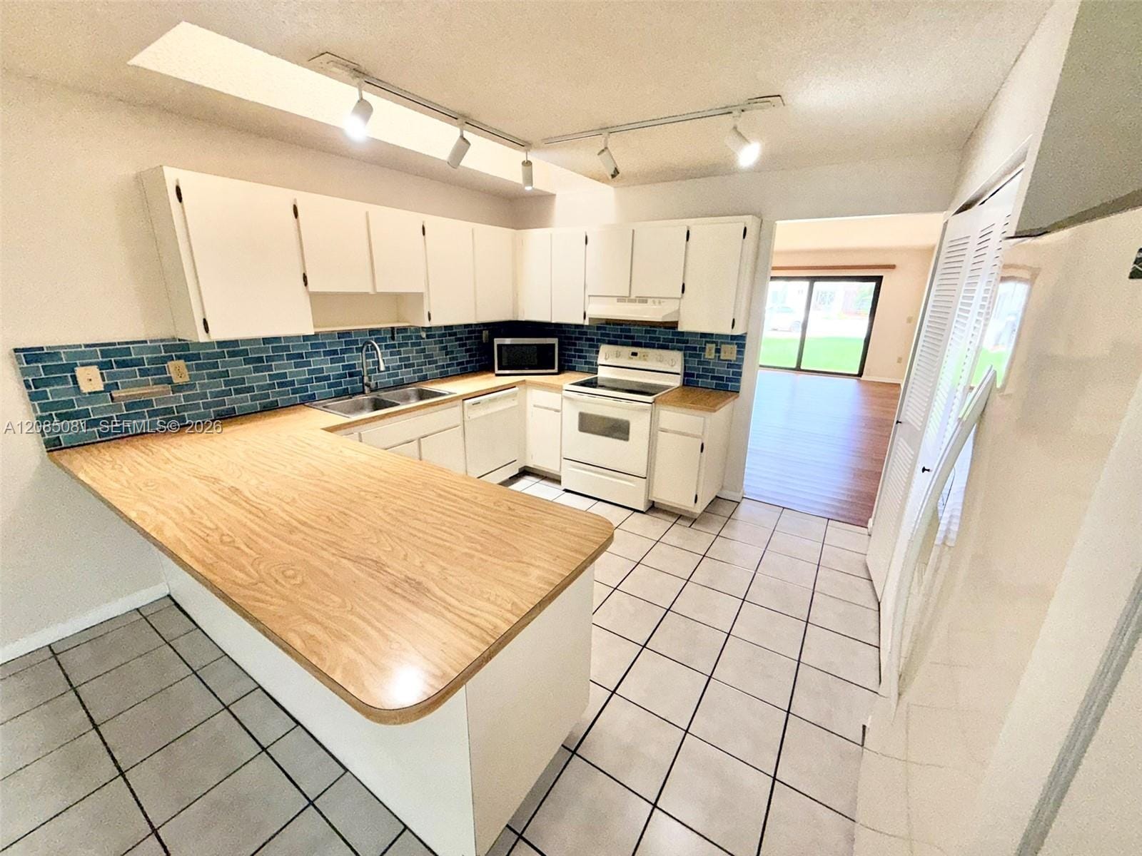 2428 SW 109th Court, Miami, FL 33165 photo 8
