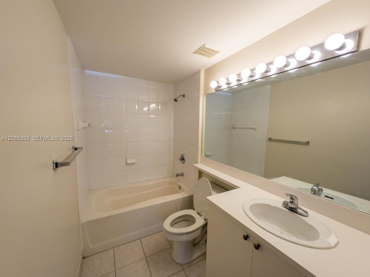 8060 N Nob Hill Road 101 — photo 6