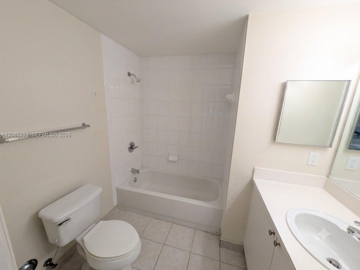 8060 N Nob Hill Road 101 — photo 9