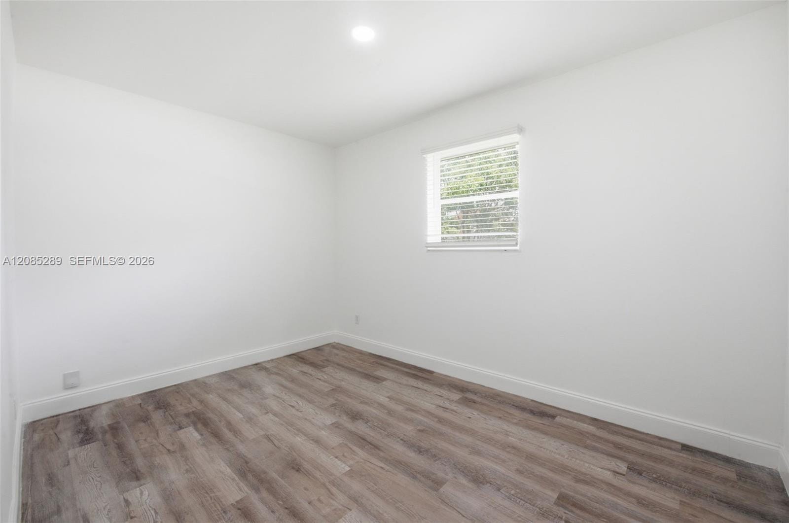 4621 SW 31st Drive — photo 11