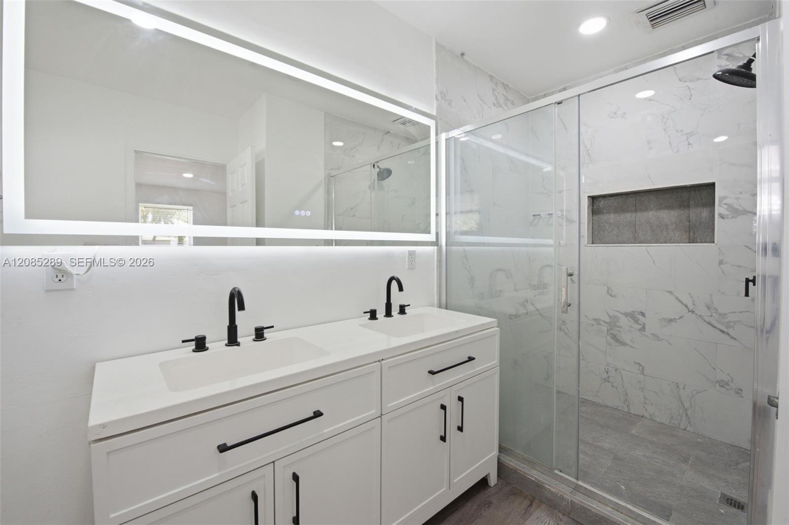 4621 SW 31st Drive — photo 10