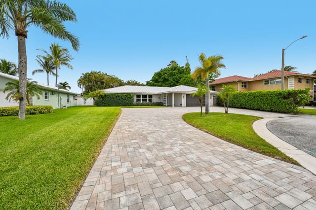 2610 Sun Cove Lane, North Palm Beach, FL 33408