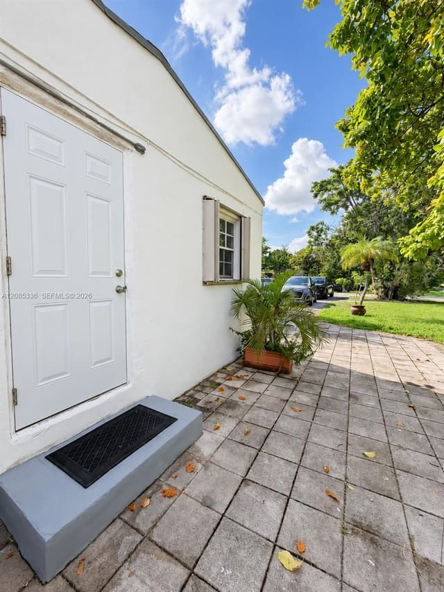 6765 SW 34th Street 1, Miami, FL 33155