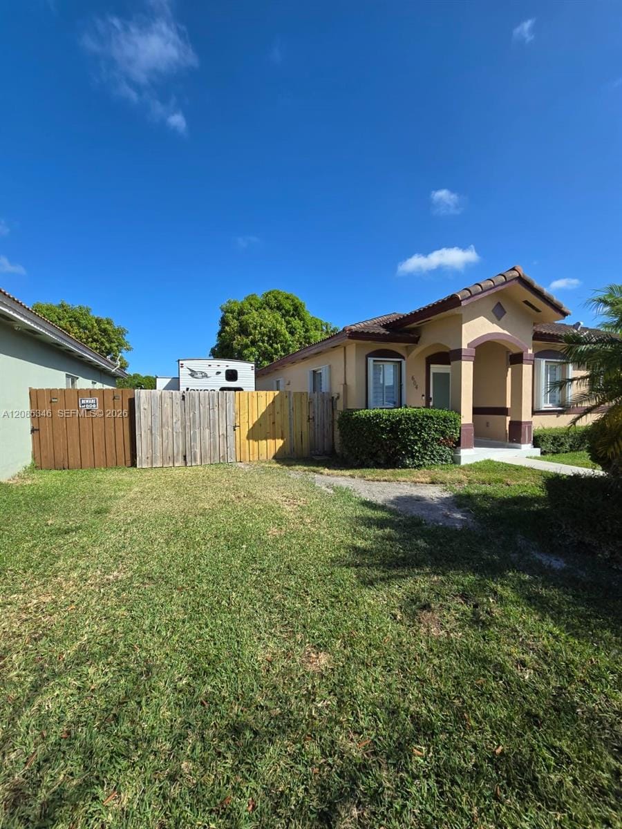 604 SE 12th Terrace 1 — photo 1