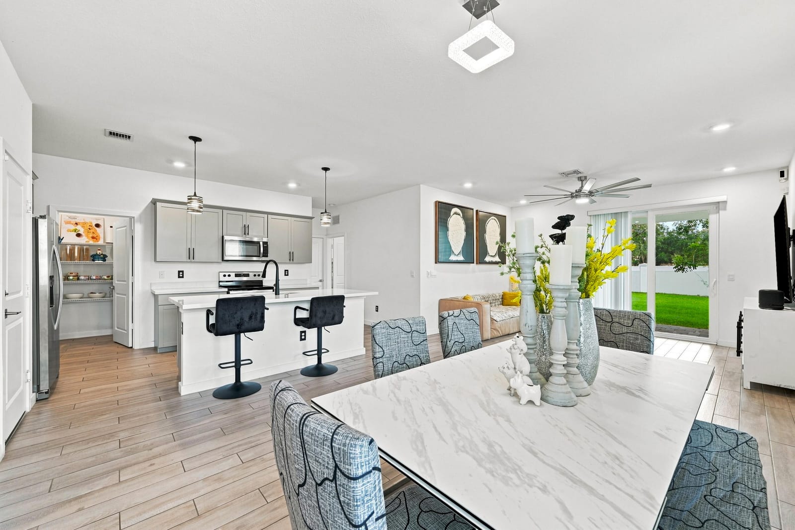4514 Catalina Way — photo 4