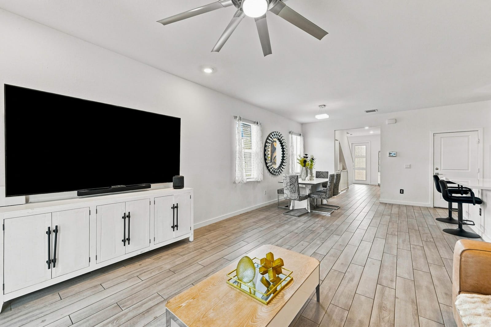 4514 Catalina Way — photo 8