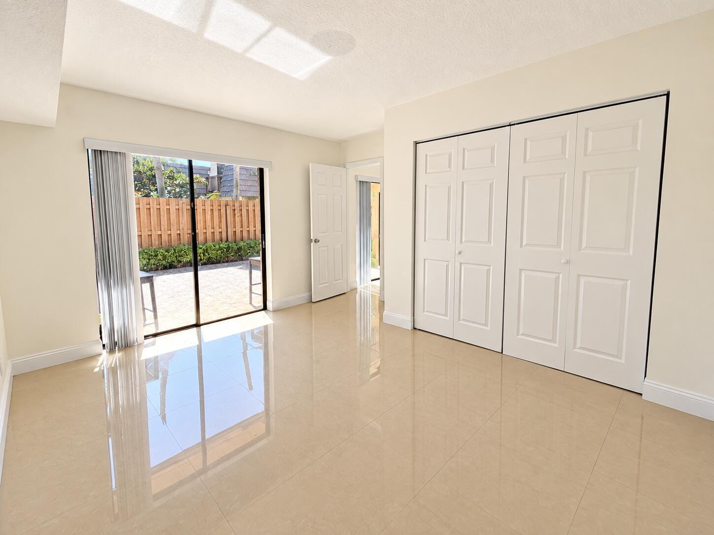 804 Springdale Circle, Palm Springs, FL 33461 photo 13