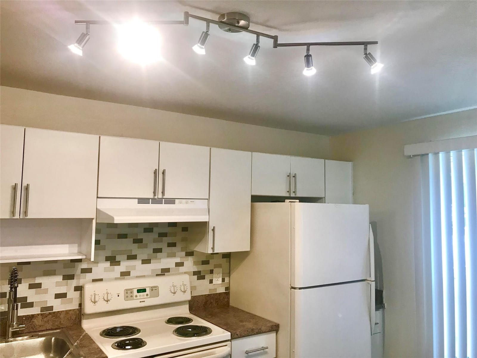 8121 SW 21ST Court 8121 — photo 3
