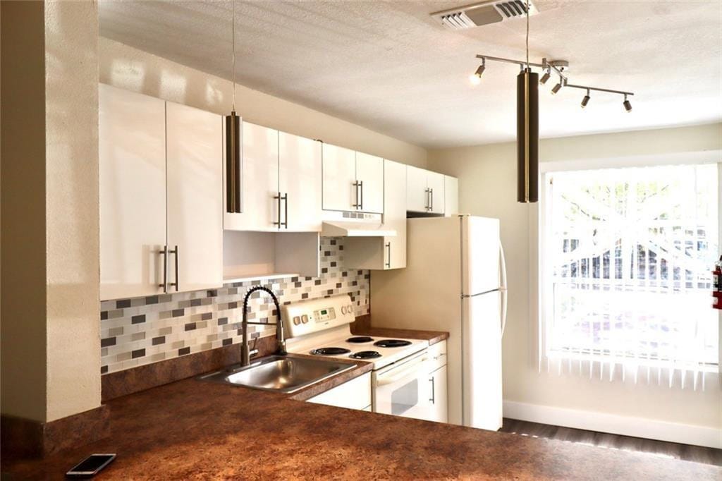 8121 SW 21ST Court 8121 — photo 4
