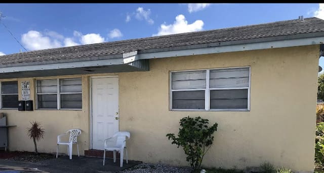 403 NW 2nd Street, Hallandale Beach, FL 33009
