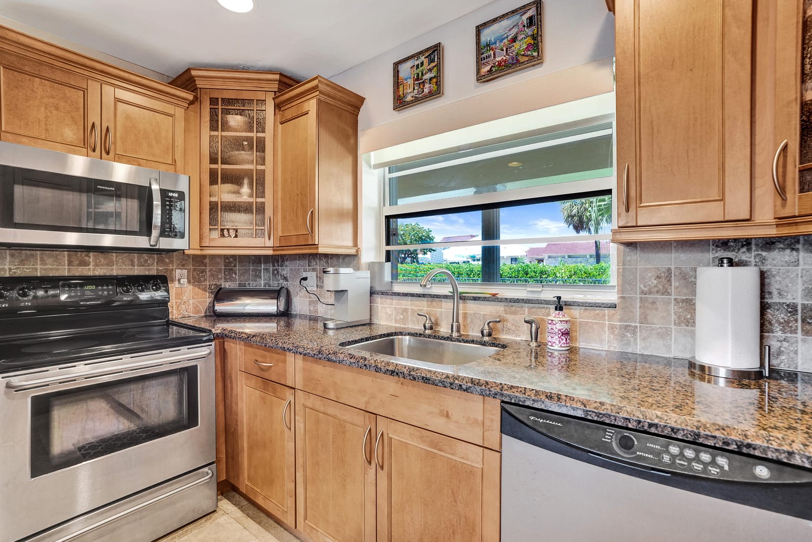 1900 N RIVERSIDE Drive, Pompano Beach, FL 33062 photo 16