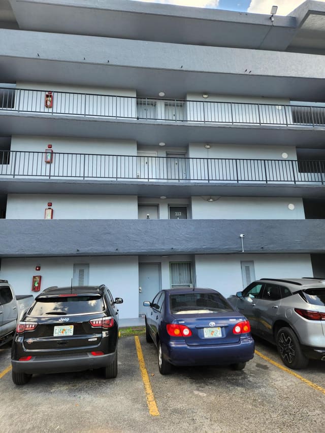 8801 W Flagler Street 407, Miami, FL 33174