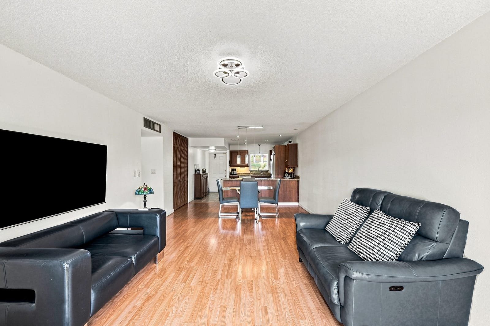 805 W Oakland Park Boulevard — photo 11